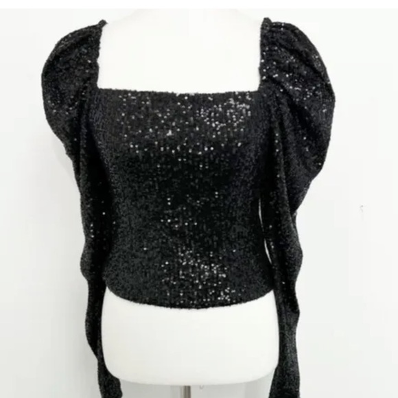 ✨✨🪩RAMY BROOK NEW YORK sequins zipper back cap sleeve blouse 😎 - Picture 2 of 12